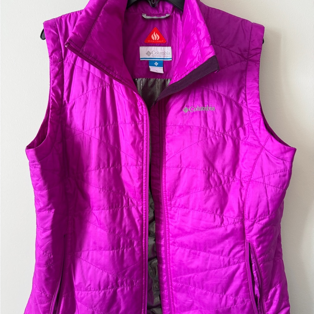 Columbia Women's Vibrant Pink Vest